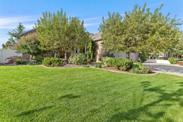 552 E Johns Way S, Sandy, UT 84070 - #3