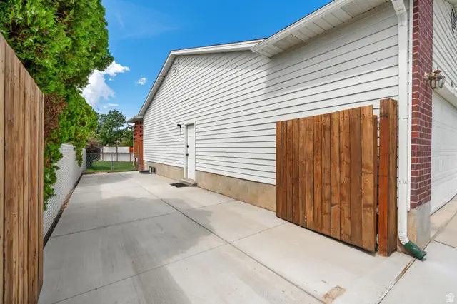 6354 S Clay Park Dr, Murray, UT 84107 - #3