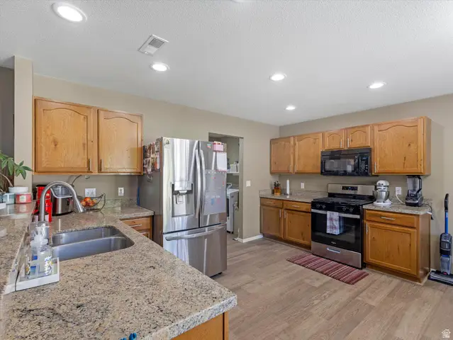 2139 E Summit Way N, Eagle Mountain, UT 84005 - #3