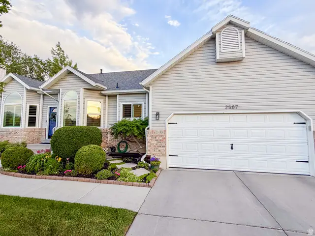 2587 W Vista Meadows Dr, Riverton, UT 84065 - #3