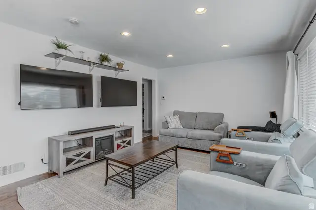 169 Crestwood Rd, Kaysville, UT 84037 - #3