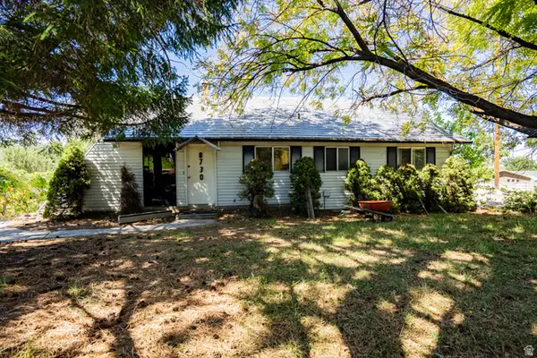 8730 S Harvard Park Dr E, Sandy, UT 84094