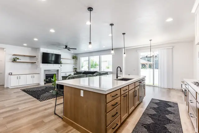 10926 S Glamis Dune Dr, South Jordan, UT 84009 - #2