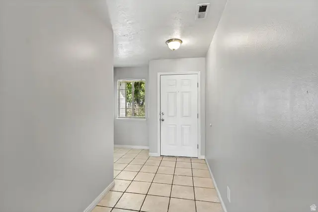 10563 S Sage Creek Rd W, South Jordan, UT 84009 - #3