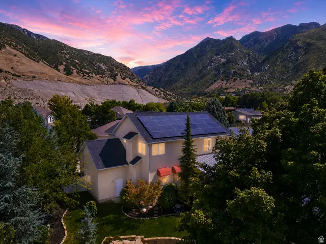 7126 S Griffiths Pl, Cottonwood Heights, UT 84121 - #3