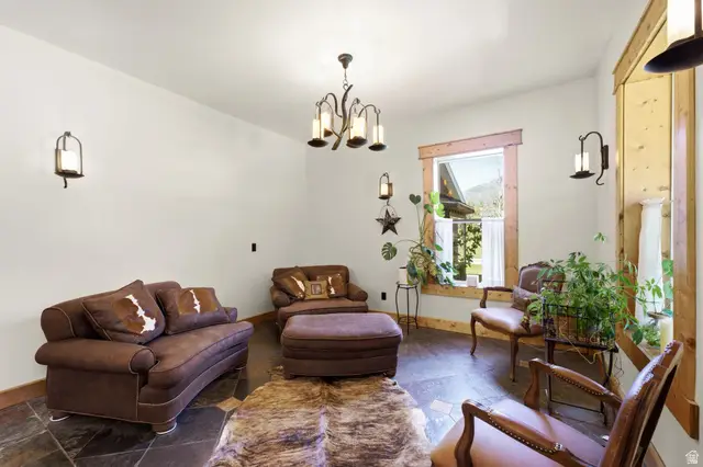 585 N Center St, Midway, UT 84049 - #3