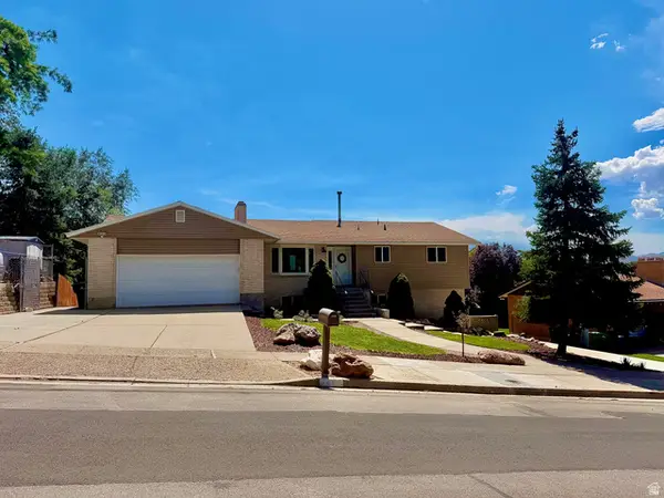 916 E Sunburn Ln, Sandy, UT 84094