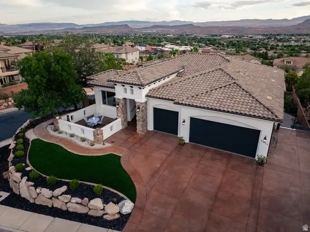 2093 N Lone Rock Dr, Saint George, UT 84770 - #2