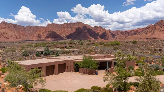 1215 N Tuweap Dr, Ivins, UT 84738 - #1