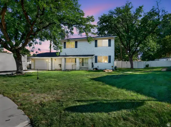 8209 S Valencia Pl, Sandy, UT 84093