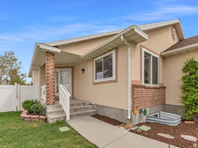 5476 W Ridge Flower Way, Kearns, UT 84118 - #3