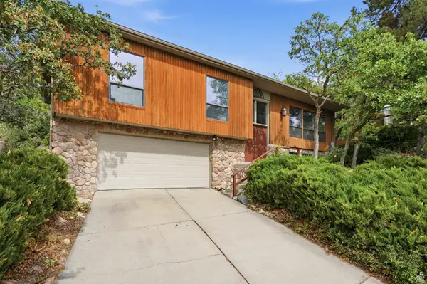 8705 S Kings Hill Dr, Cottonwood Heights, UT 84121