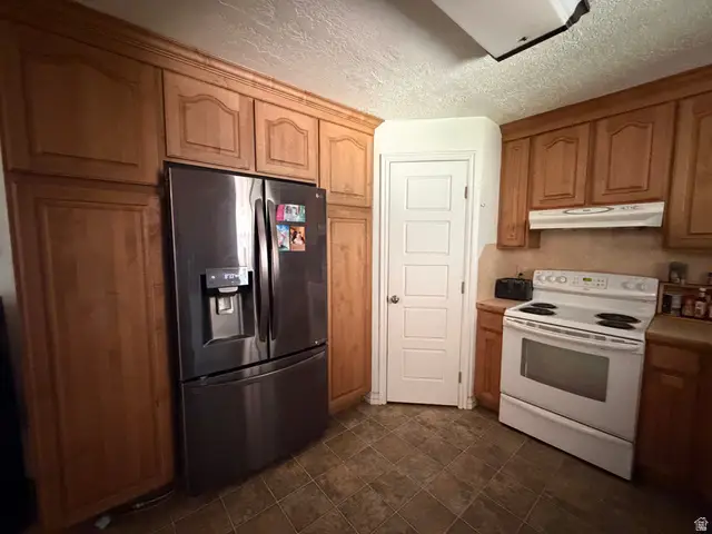 731 S Main St, Kaysville, UT 84037 - #3