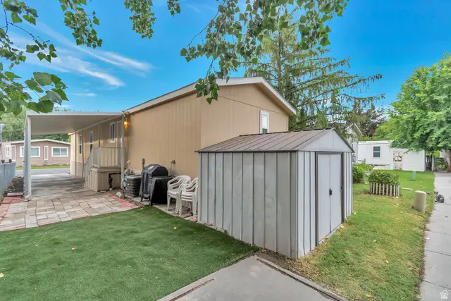 889 W Storm Mountain Dr S, Taylorsville, UT 84123 - #2