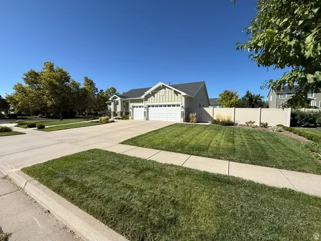 2054 W Loveland Ct S, Farmington, UT 84025 - #3