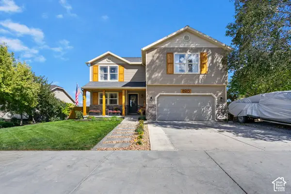 6916 N Cherokee St E, Eagle Mountain, UT 84005