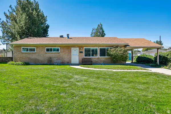 9956 S Aster Ln E, Sandy, UT 84094
