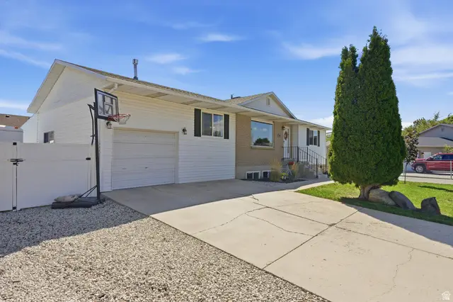 7587 S Marylebone Rd W, West Jordan, UT 84084 - #3