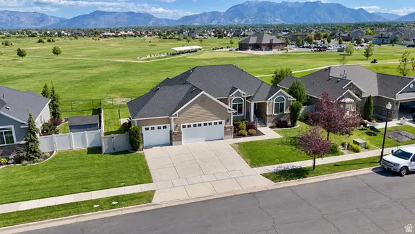 2444 N Hooded Crane Cir, Clinton, UT 84015