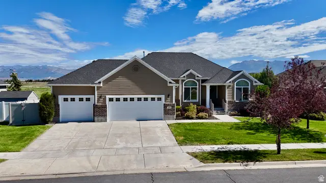 2444 N Hooded Crane Cir, Clinton, UT 84015 - #2