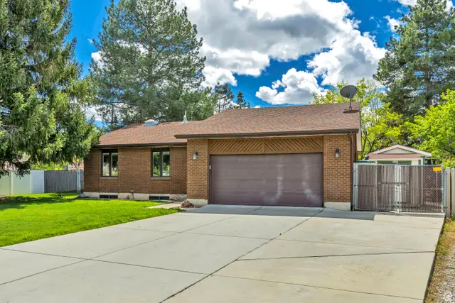 1498 E Mount Manor Cir, Cottonwood Heights, UT 84121 - #2