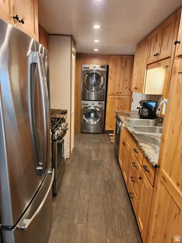 5071 S Escondido St E, Salt Lake City, UT 84117 - #3