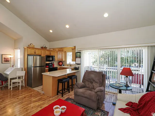 1966 E Mill Corner Cir S #11, Millcreek, UT 84106 - #3