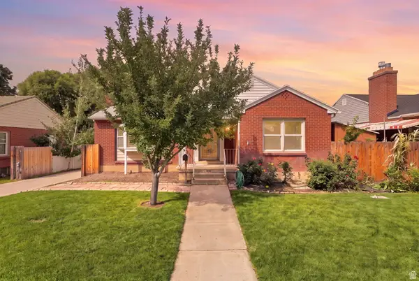 2732 S Grandview Cir E, Salt Lake City, UT 84106