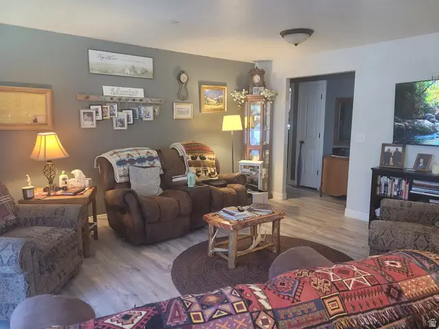917 S Main St #D, Layton, UT 84041 - #3