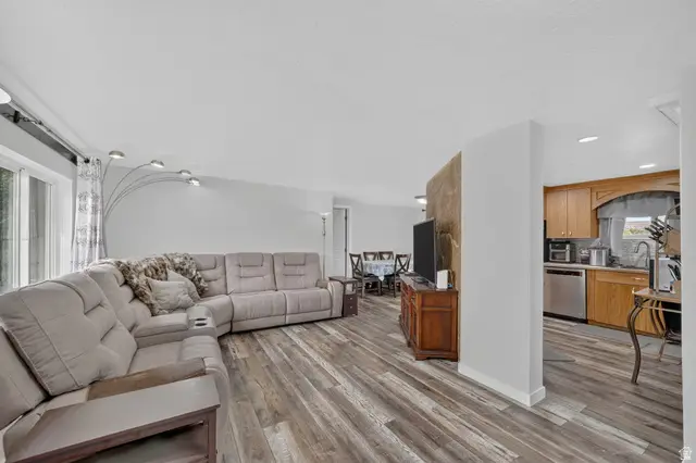 682 W 2300 N, Harrisville, UT 84414 - #3