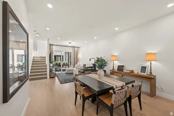 4934 S Beverly Ct E, Holladay, UT 84117