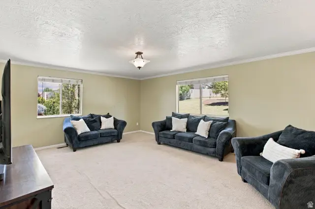 718 N Murdock Dr E, Pleasant Grove, UT 84062 - #3