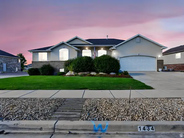 1434 W 1100 N, Farr West, UT 84404