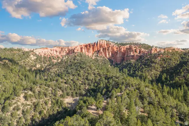1 Pink Cliffs Rd E, Glendale, UT 84729 - #1