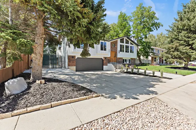 10074 S Kalinda Dr E, Sandy, UT 84092 - #3