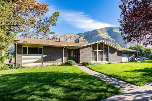881 E Hillcrest Dr, Springville, UT 84663 - #2