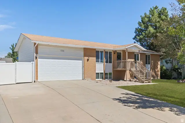4288 W Yorkshire Cir, South Jordan, UT 84009 - #2