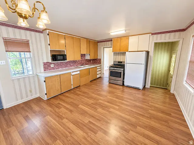 8676 W Helen Dr S, Magna, UT 84044 - #3