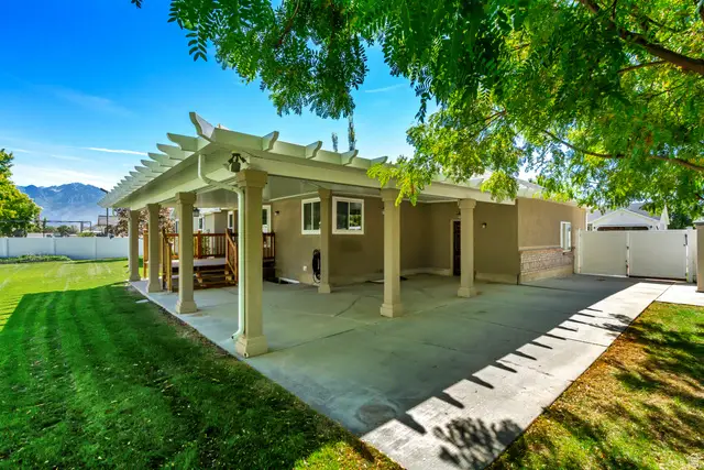 2126 W Silver Tree Cir, Riverton, UT 84065 - #3
