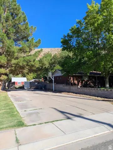 441 S Main St S, Hurricane, UT 84737 - #2