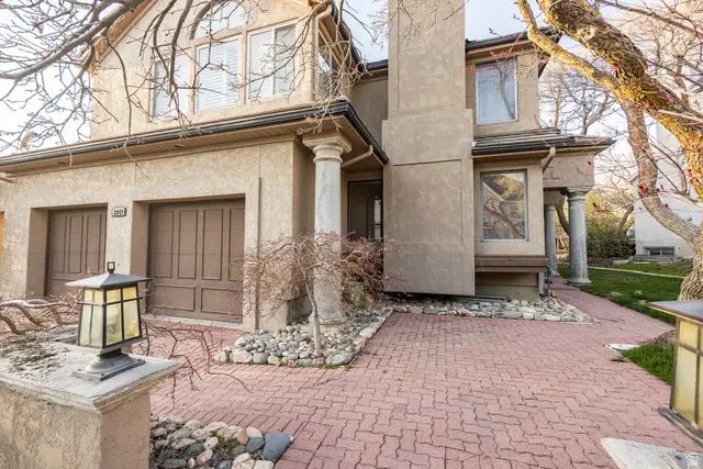 2249 E Gambel Oak Dr S, Sandy, UT 84092 - #2