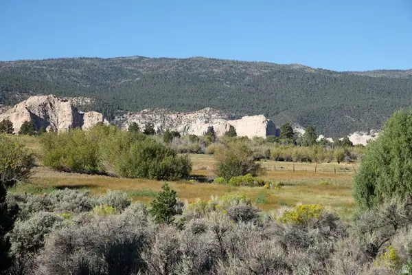 3600 S Teasdale Rd, Teasdale, UT 84773
