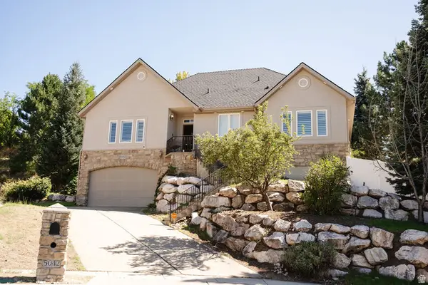 5042 S Viking Dr, South Ogden, UT 84403