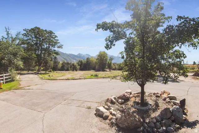 6369 S Cobblerock Ln E, Holladay, UT 84121 - #1