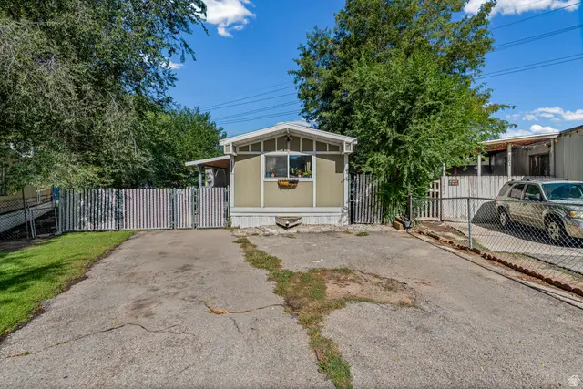 8808 S Oxford Cir, Sandy, UT 84070 - #2