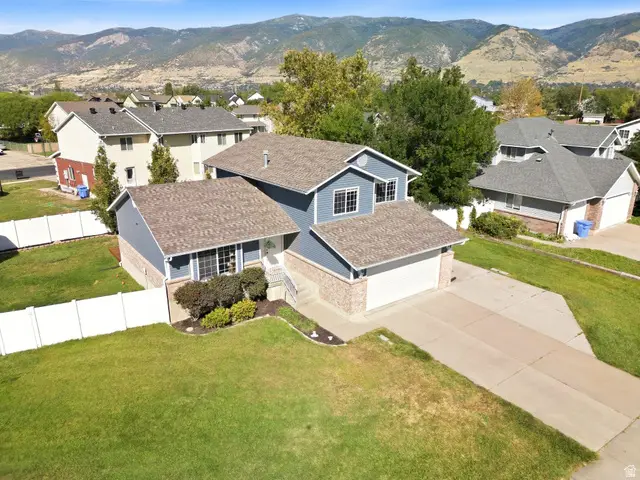 934 W Meadowlark Ln N, West Bountiful, UT 84087 - #2