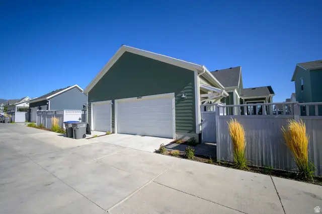 6947 W Granbury Dr, South Jordan, UT 84009 - #2