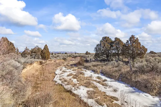 1701 W Utah State Highway 12, Bryce, UT 84764 - #2