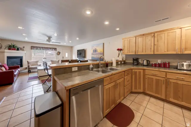 3764 Prickly Pear Cir #5A3, Moab, UT 84532 - #3