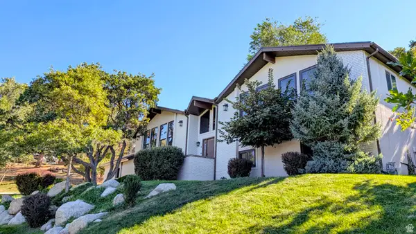 8 S Mountain Wood Ln, Sandy, UT 84092
